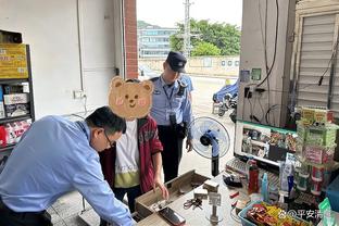 卡纳瓦罗谈电话门：我觉得0506冠军就是我的，奖牌仍在家里放着